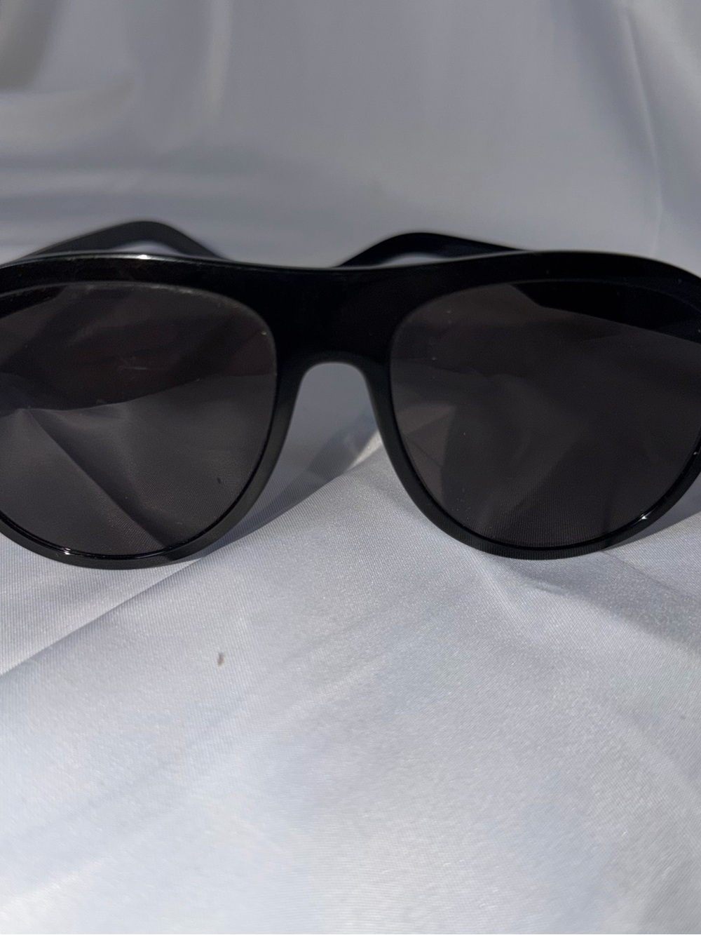 Saint Laurent Black Sunglasses with Dark Lenses - Picture 4 of 6